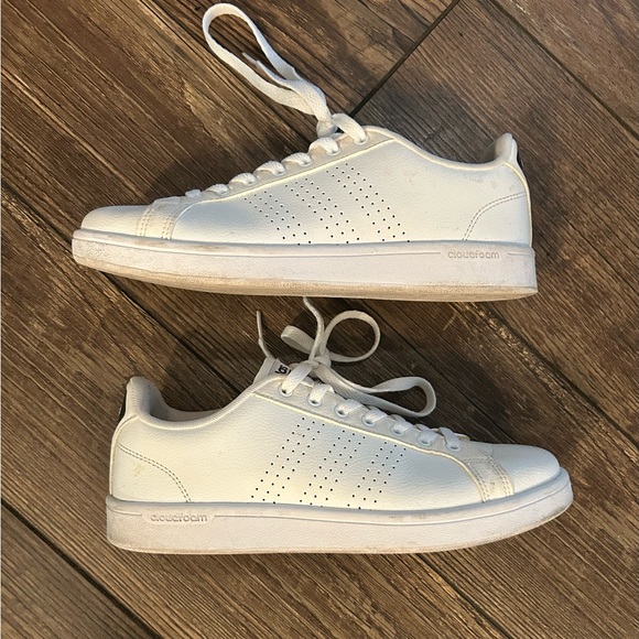 Adidas Cloudfoam White Sneakers - Picture 2 of 4